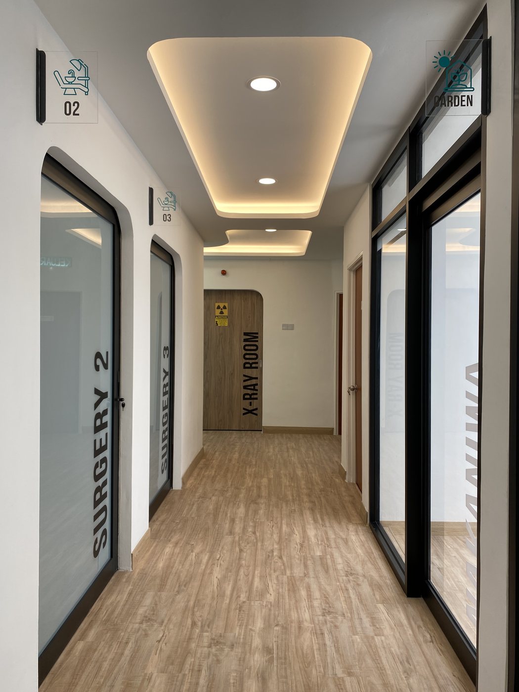Surgery rooms corridor at the Seapark SS2 clinic